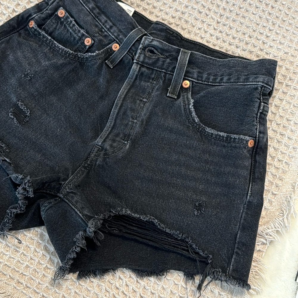 Levi’s 501 High Rise Original Fit Distressed Denim Jean Shorts Wise Up Black - Picture 9 of 16